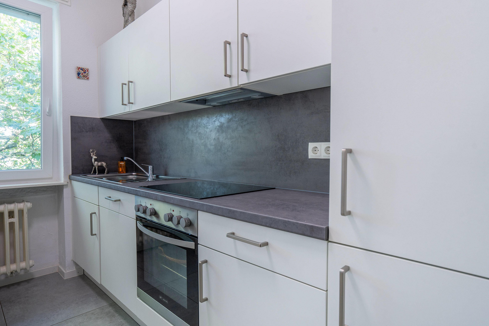 Geschmackvolle, modernisierte 2-Zimmer-Wohnung mit gehobener Innenausstattung und Einbauküche – Dechant-Plein-Straße 7, 56070 Koblenz – Vorschaubild 6