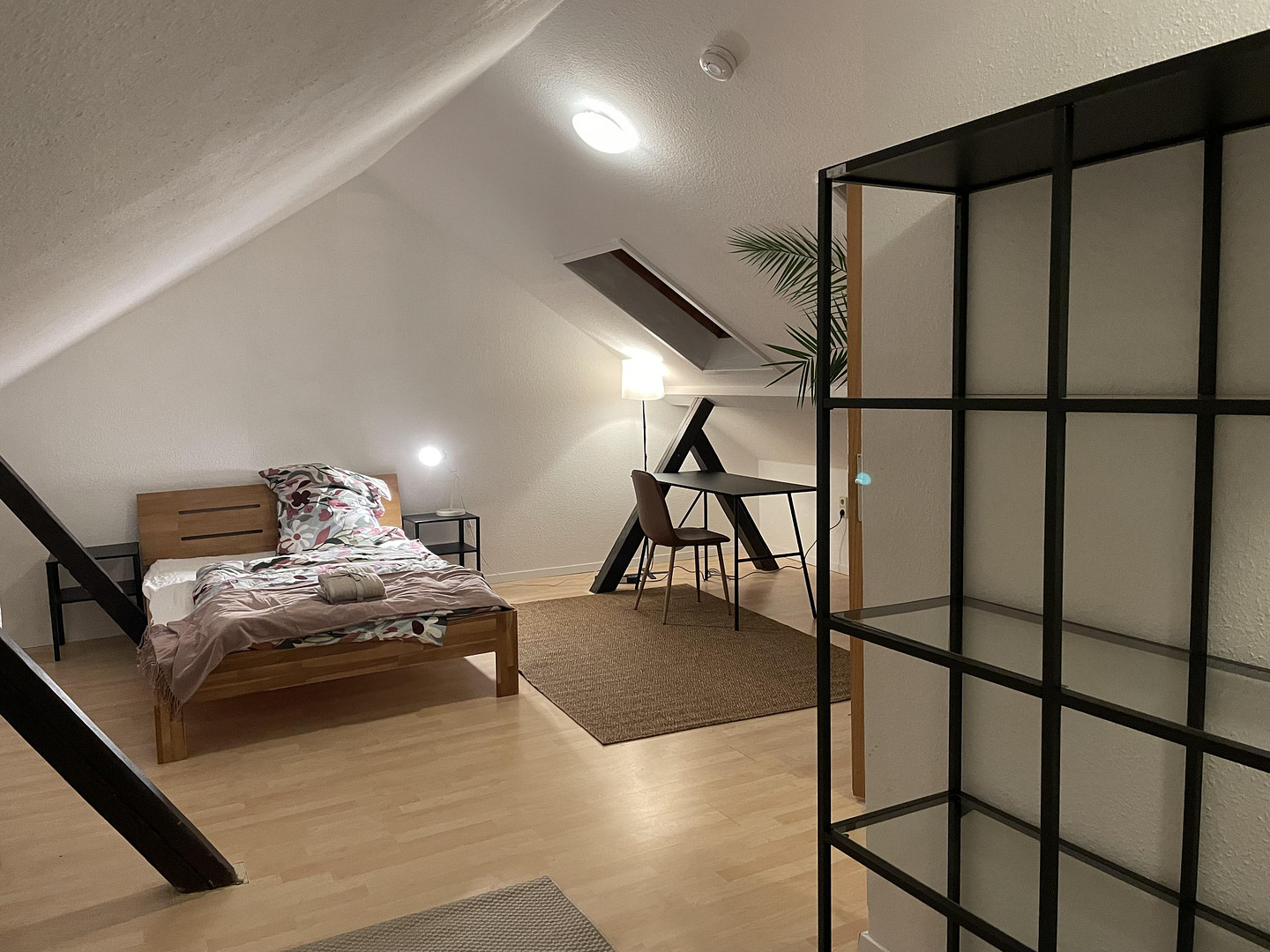 Möblierte 3 Zimmer Maisonette Wohnung in zentraler Lage zu vermieten – Mariannenstrasse 45, 4315 Leipzig(Neustadt-Neuschönefeld) – Vorschaubild 4