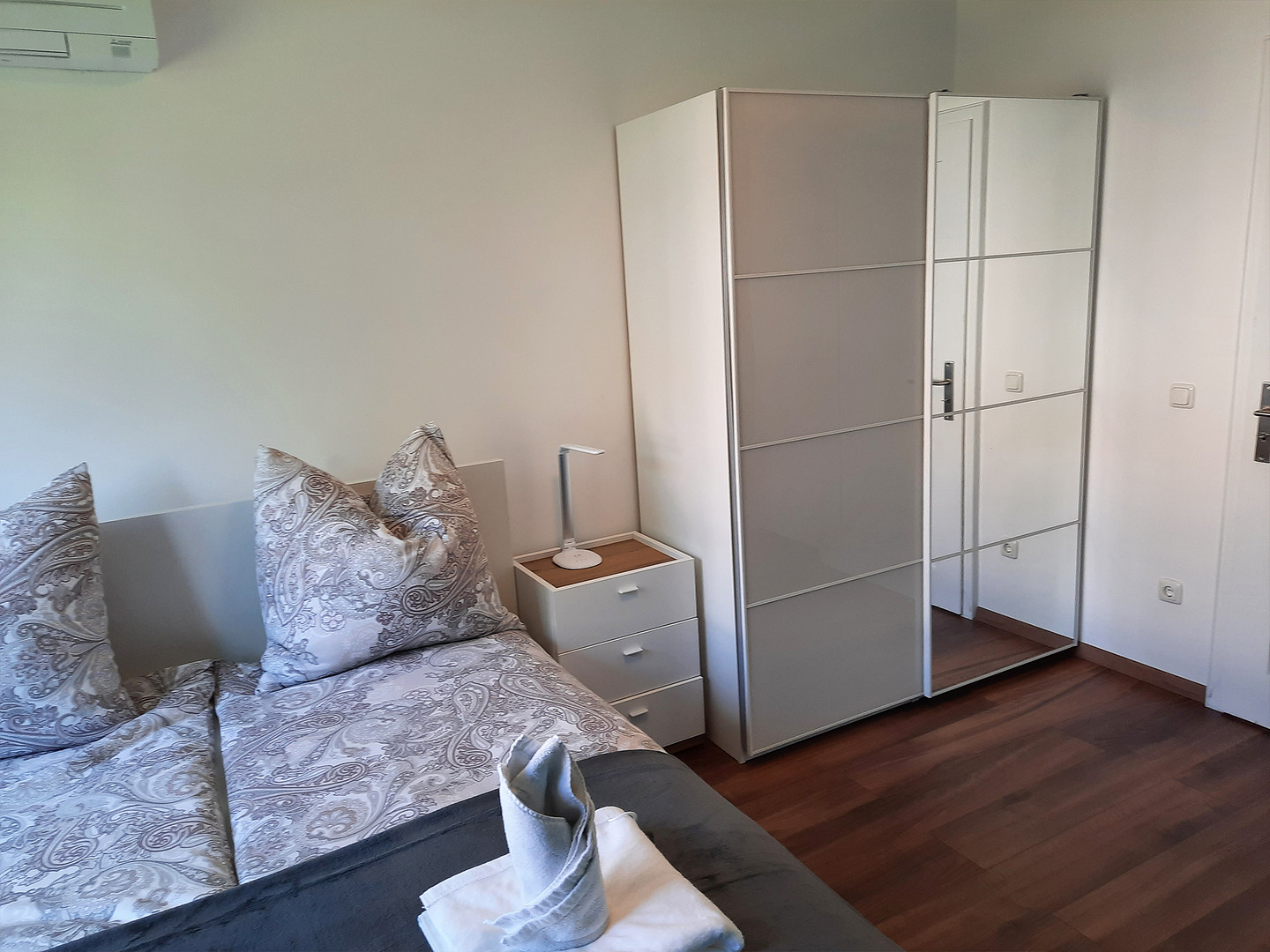 Möblierte Wohlfühloase in Augsburg-Göggingen – Perfekt als Ferienwohnung – Röntgenstraße 1, 86199 Augsburg(Göggingen) – Vorschaubild 10