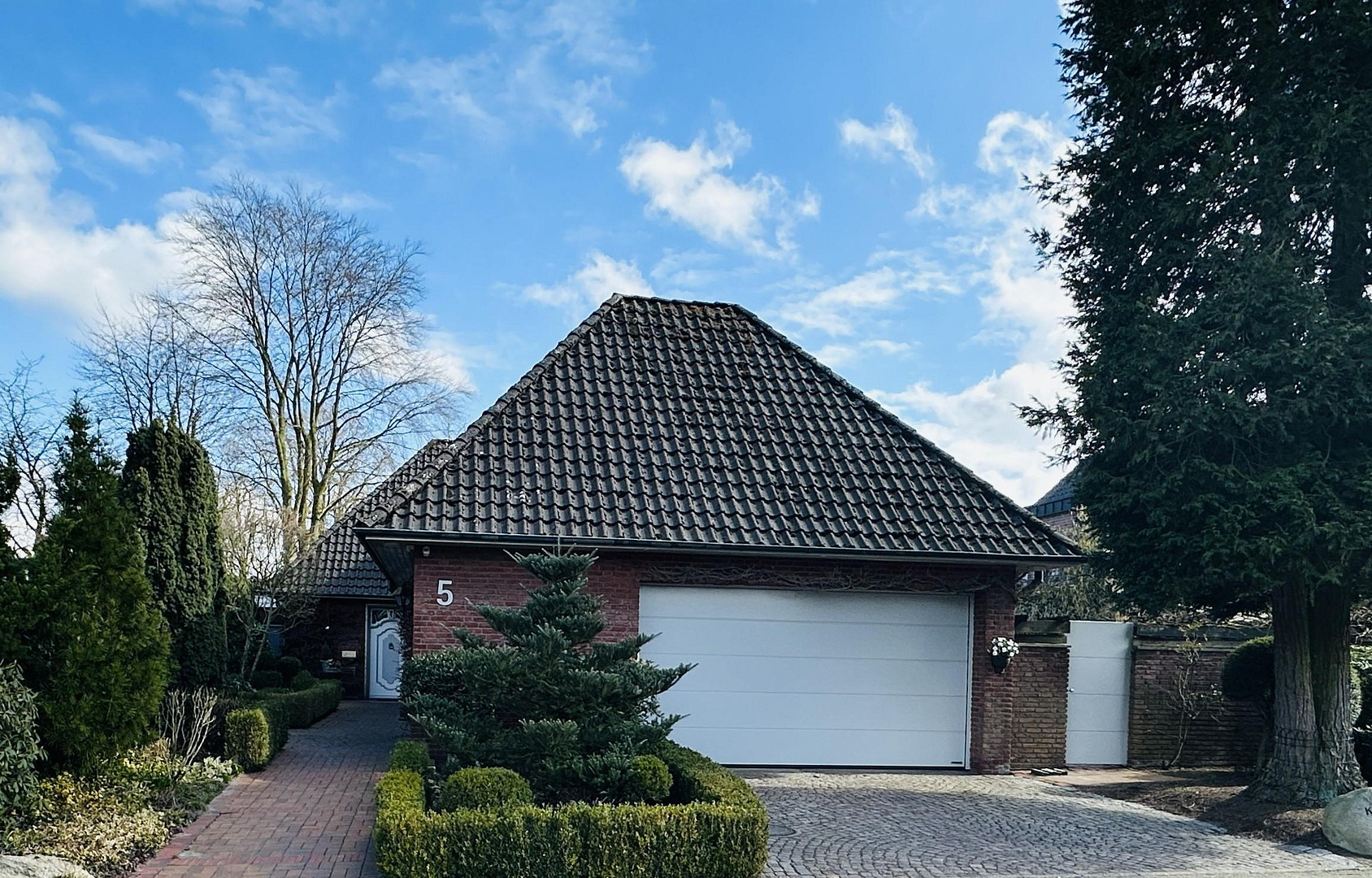 Von Privat - Großzügiger Bungalow mit Einliegerwohnung in zentraler Lage – Bad Zwischenahn – Vorschaubild 2