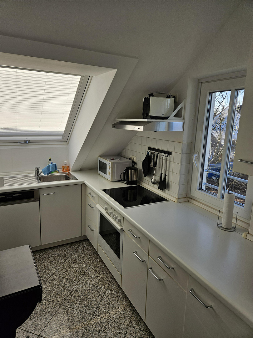 Möblierte 2-Zimmer-Wohnung mit Balkon, TG-Stellplatz und WLAN – ideal für Expats – Lerchenauer Str. 176, 80935 München(Feldmoching) – Vorschaubild 9