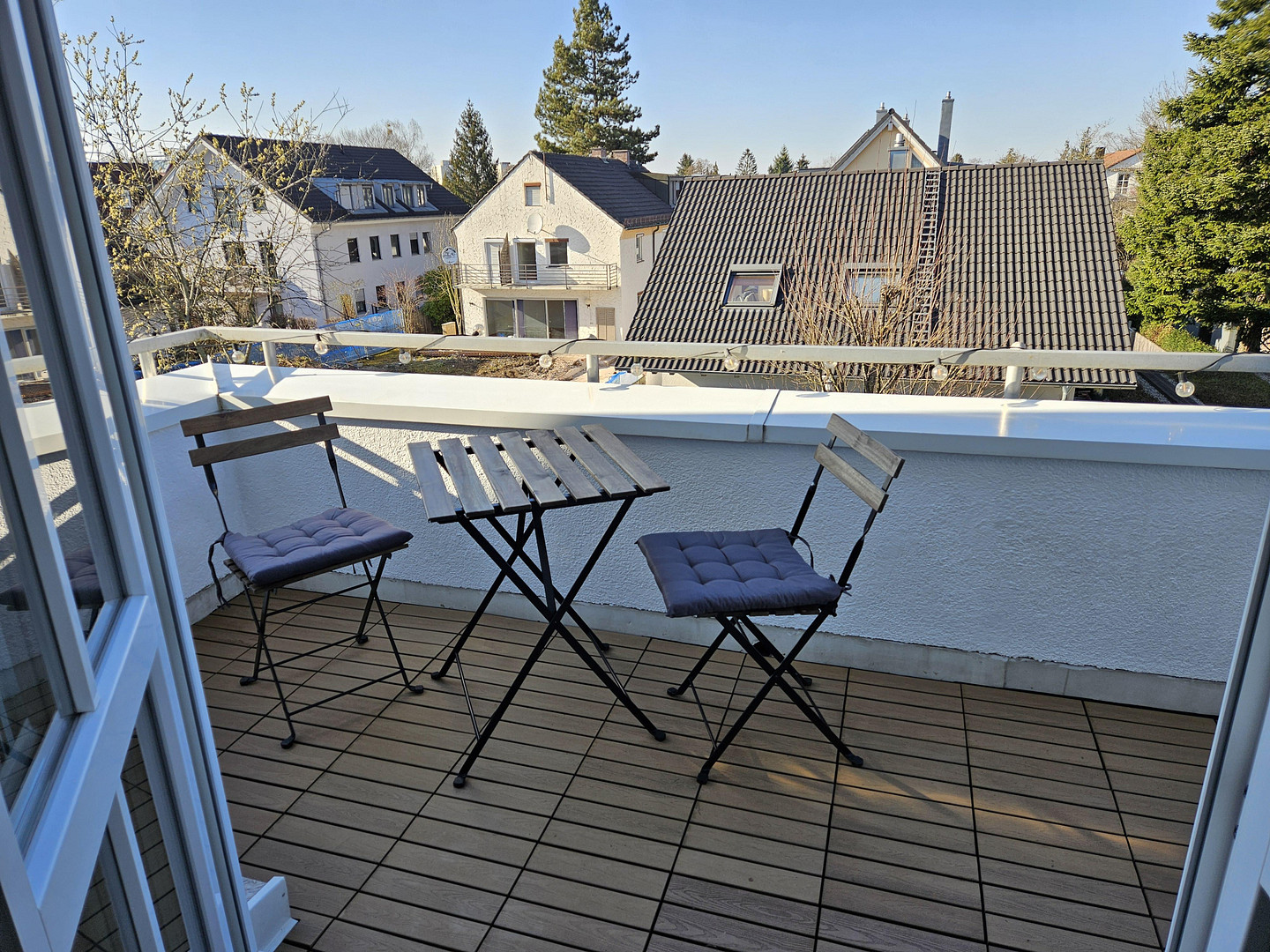 Möblierte 2-Zimmer-Wohnung mit Balkon, TG-Stellplatz und WLAN – ideal für Expats – Lerchenauer Str. 176, 80935 München(Feldmoching) – Vorschaubild 3