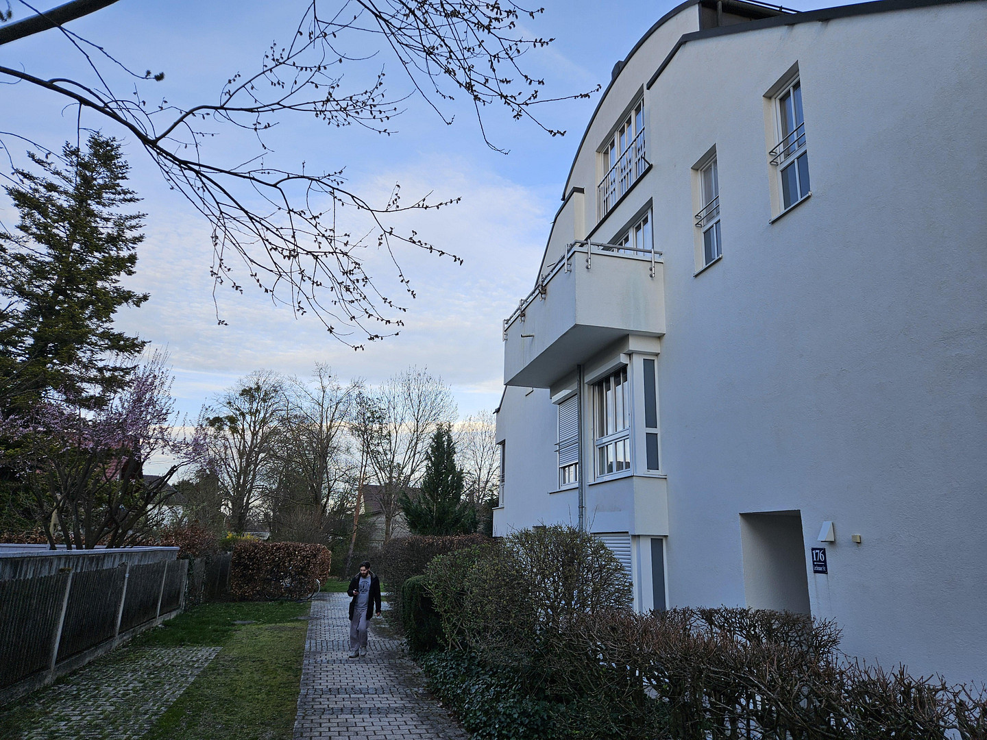 Möblierte 2-Zimmer-Wohnung mit Balkon, TG-Stellplatz und WLAN – ideal für Expats – Lerchenauer Str. 176, 80935 München(Feldmoching) – Vorschaubild 16
