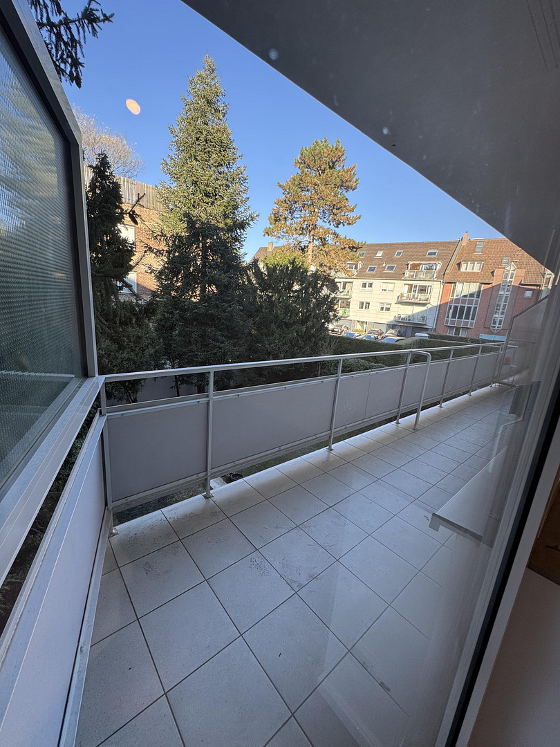 Traumwohnung in Oberkassel an der beliebten Rheinallee ab dem 1.08.2025 – Rheinallee 137, 40545 Düsseldorf(Oberkassel) – Vorschaubild 12