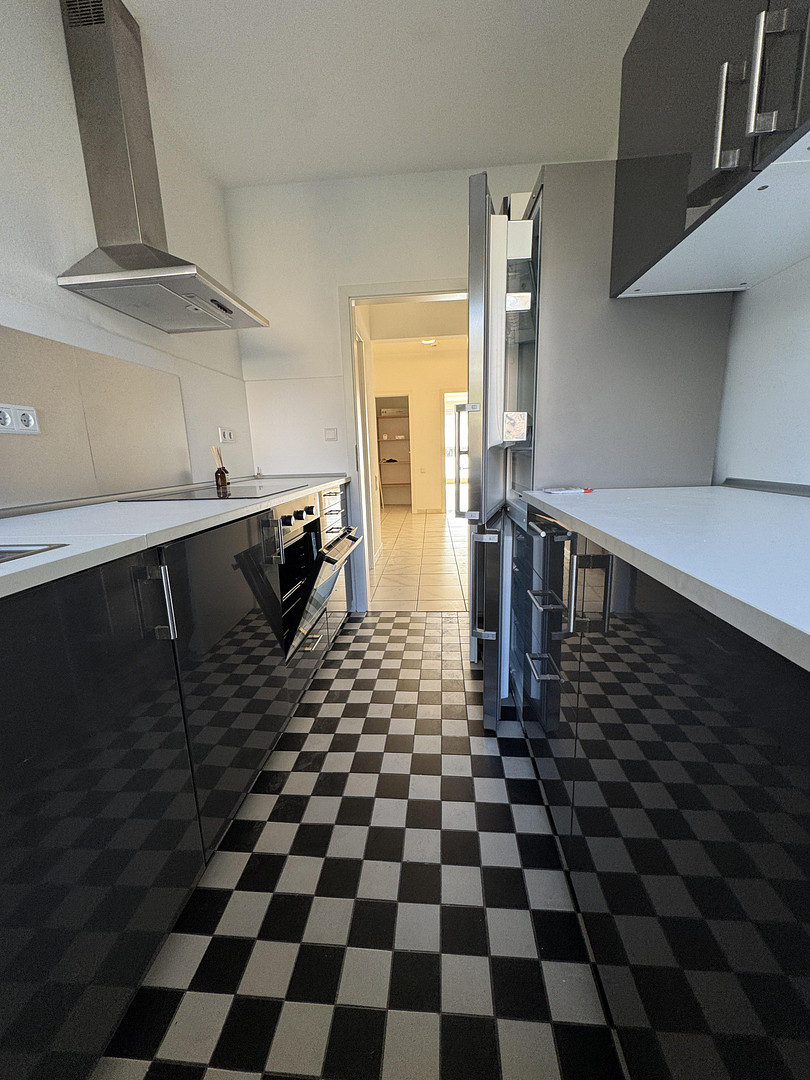 Traumwohnung in Oberkassel an der beliebten Rheinallee ab dem 1.08.2025 – Rheinallee 137, 40545 Düsseldorf(Oberkassel) – Vorschaubild 9