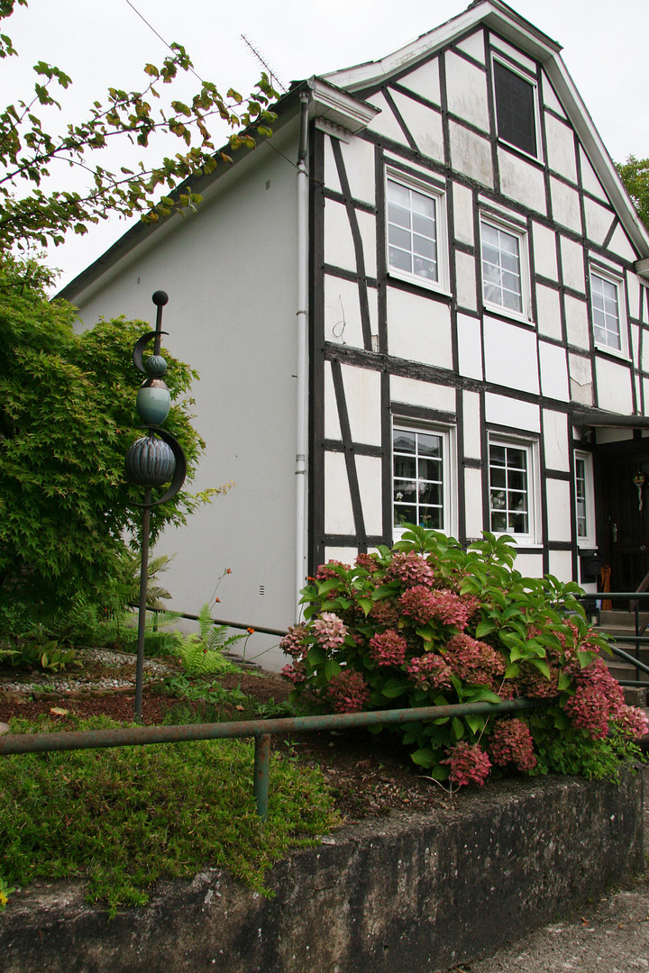 Charmantes Fachwerkhaus mit Potenzial – optionales Gartengrundstück mit eigenem Wupper-Zugang – Kohlfurther Straße 13, 42651 Solingen(Schrodtberg) – Vorschaubild 4