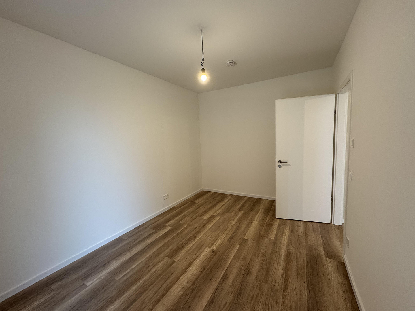 Exklusive, neuwertige 2-Zimmer-Wohnung mit garten und Einbauküche in Berlin – Parkstraße 28, 13585 Spandau(Hakenfelde) – Vorschaubild 3