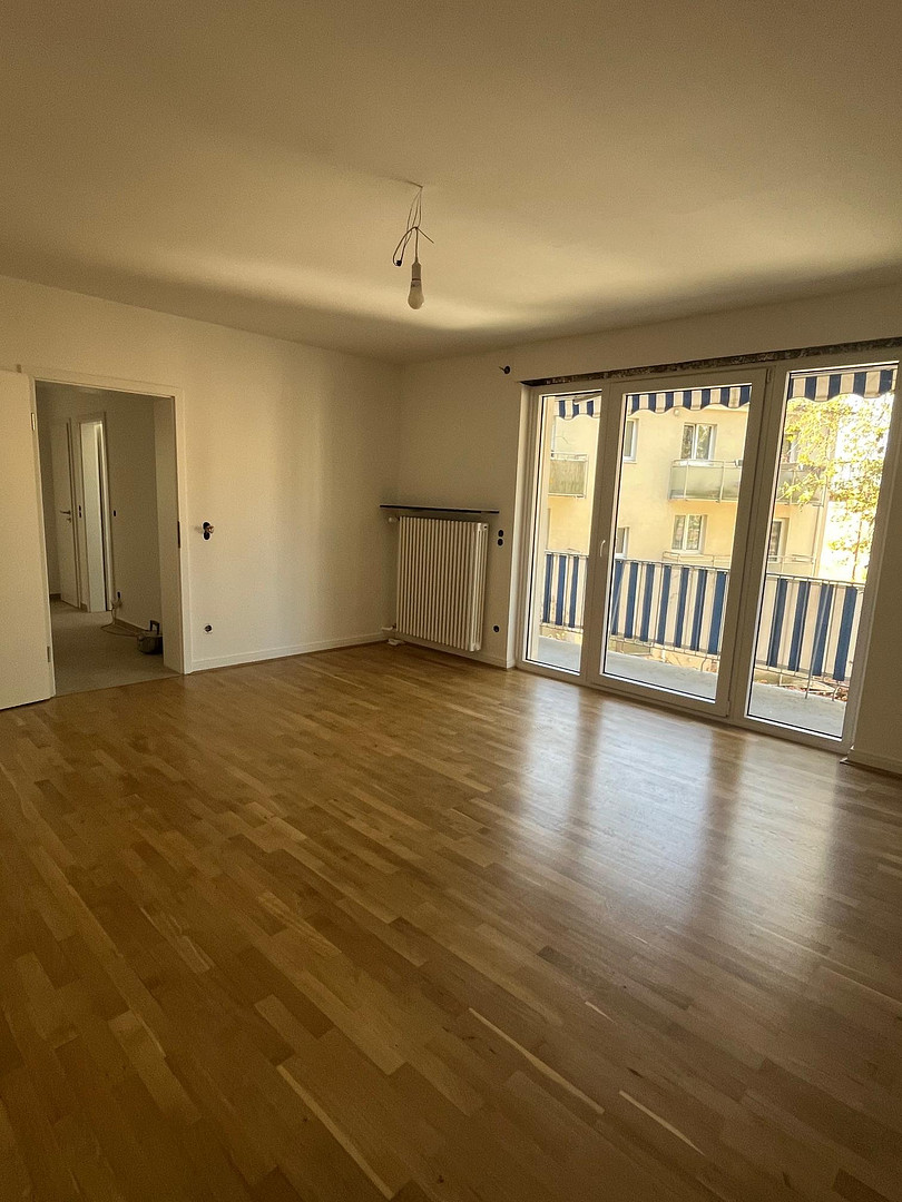 Nähe Wasserturm - sanierte Einzimmerwohnung mit großem Balkon