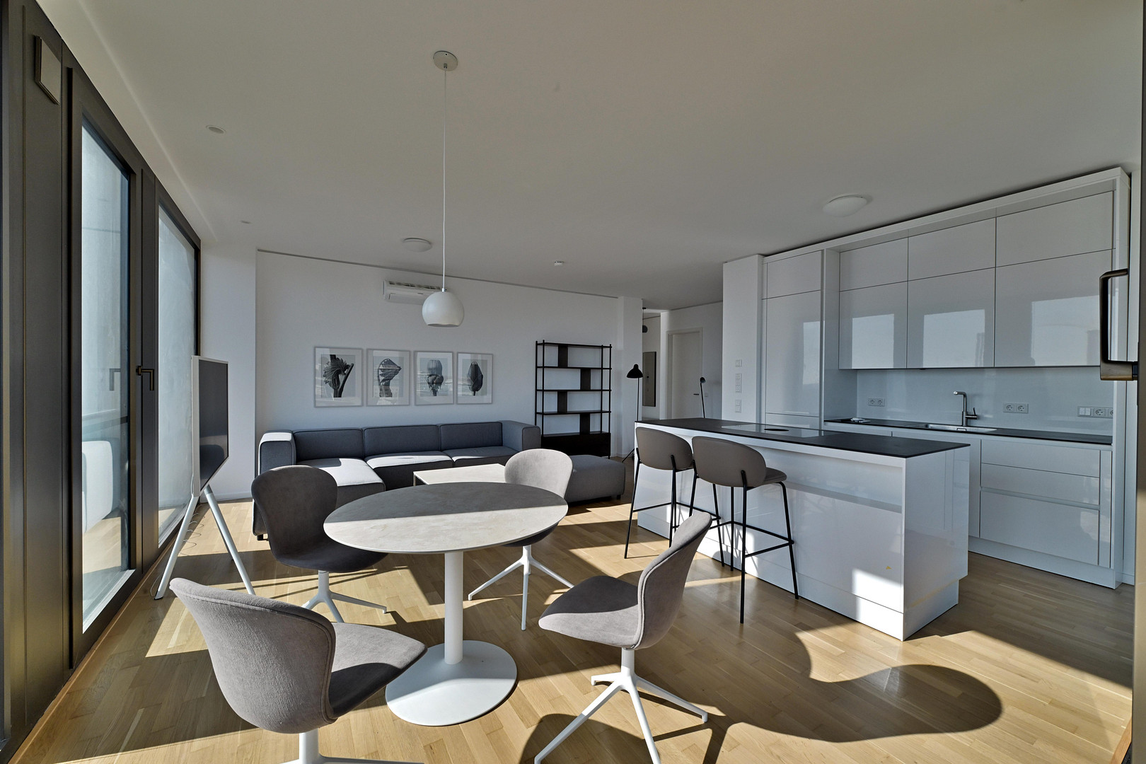 Grandaire Berlin, komplett eingerichtet mit Designermöbeln von Boconcept – Voltairestrasse 11, 10179 Berlin Mitte(Mitte) – Vorschaubild 29