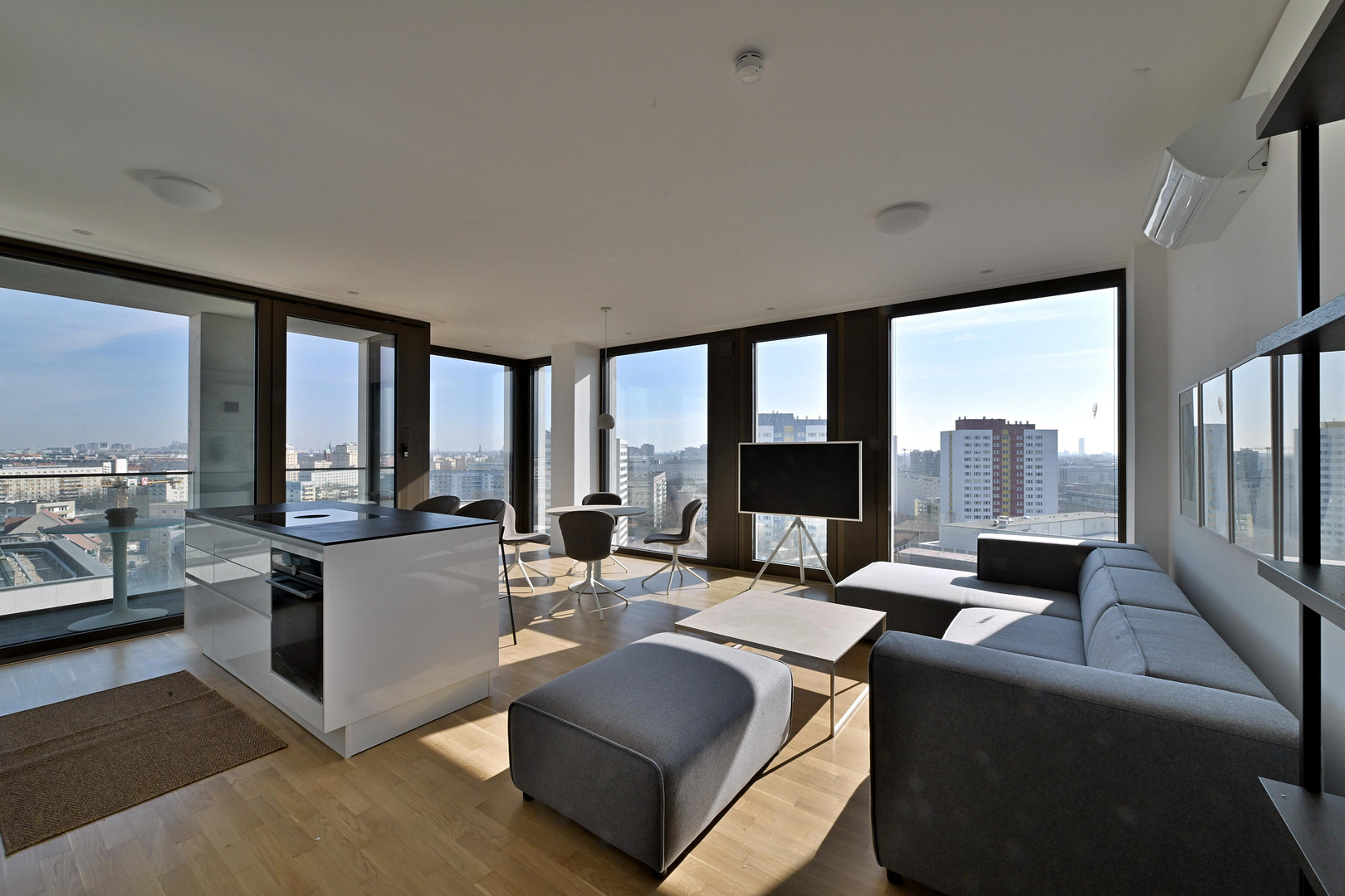 Grandaire Berlin, komplett eingerichtet mit Designermöbeln von Boconcept – Voltairestrasse 11, 10179 Berlin Mitte(Mitte) – Vorschaubild 16