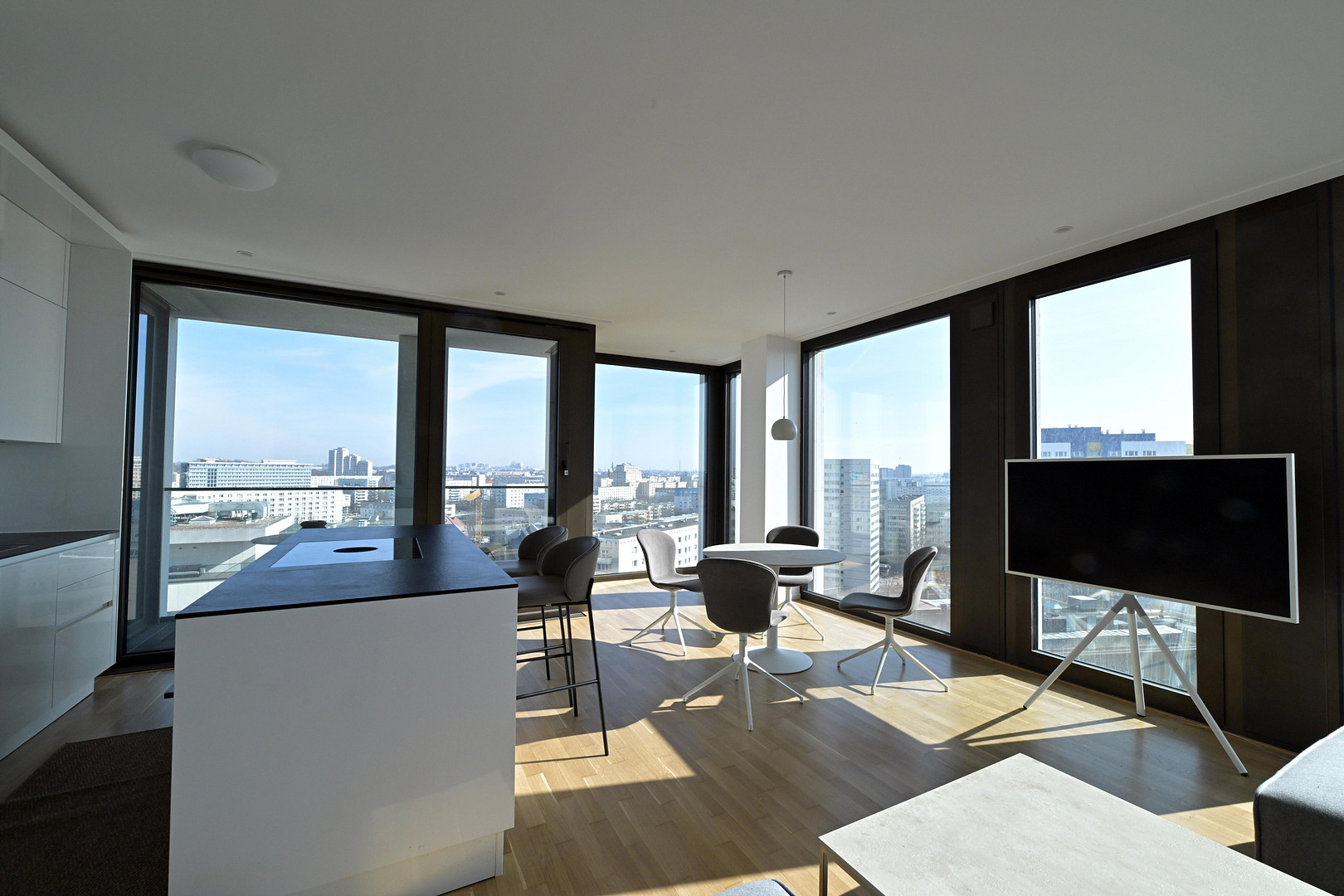 Grandaire Berlin, komplett eingerichtet mit Designermöbeln von Boconcept – Voltairestrasse 11, 10179 Berlin Mitte(Mitte) – Vorschaubild 14