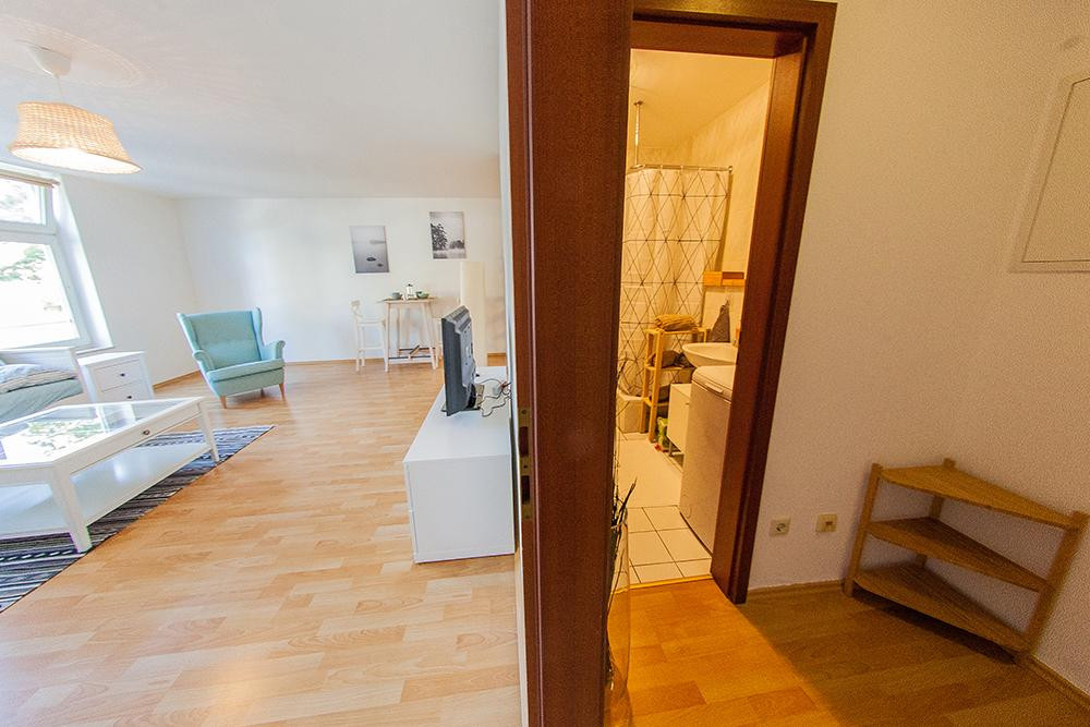 Ruhig, hell, möbliert - Apartment mit Top-Anbindung zwischen Adlershof und Flughafen BER – 12524 Berlin(Altglienicke) – Vorschaubild 5