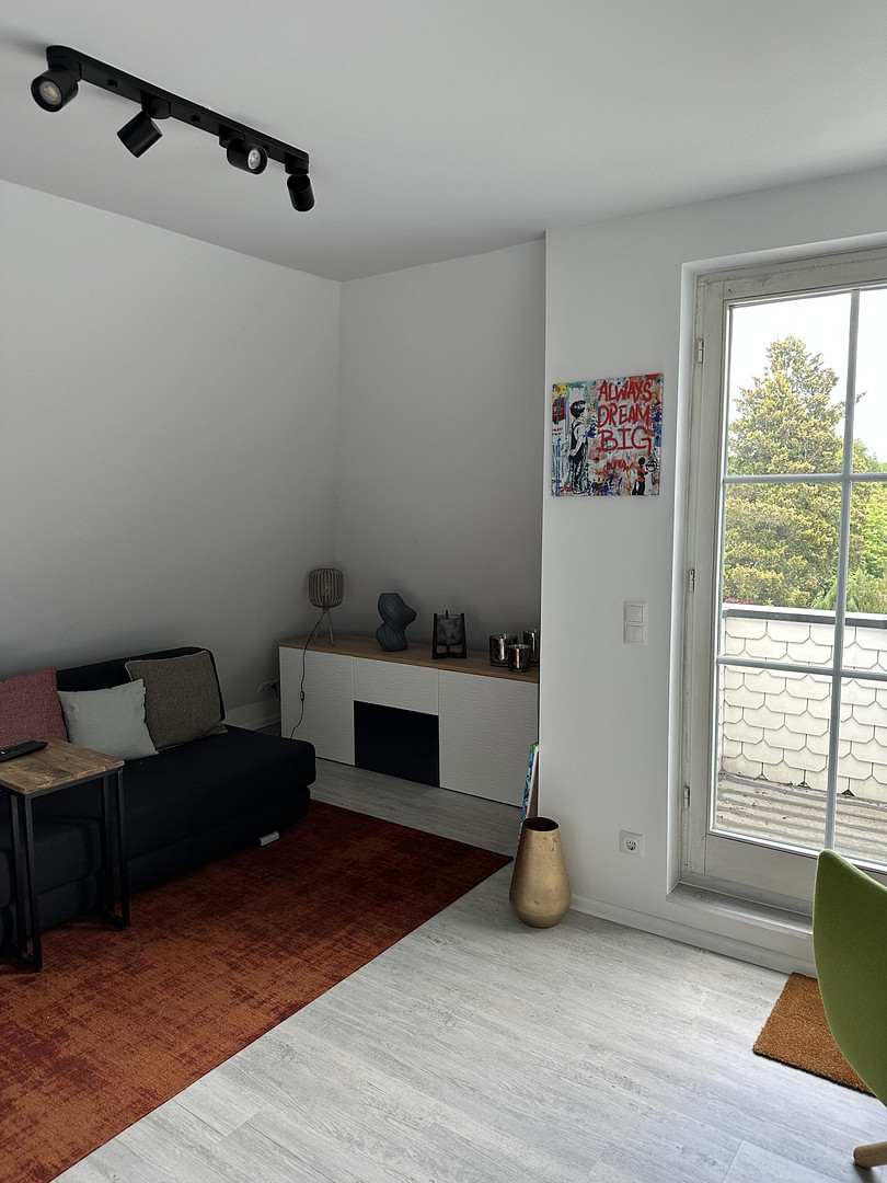 Möblierte hochwertige 1-Zimmer-Wohnung mit moderner Ausstattung in ruhiger Lage, Hamburg-Farmsen – Hamburg(Farmsen-Berne) – Vorschaubild 2
