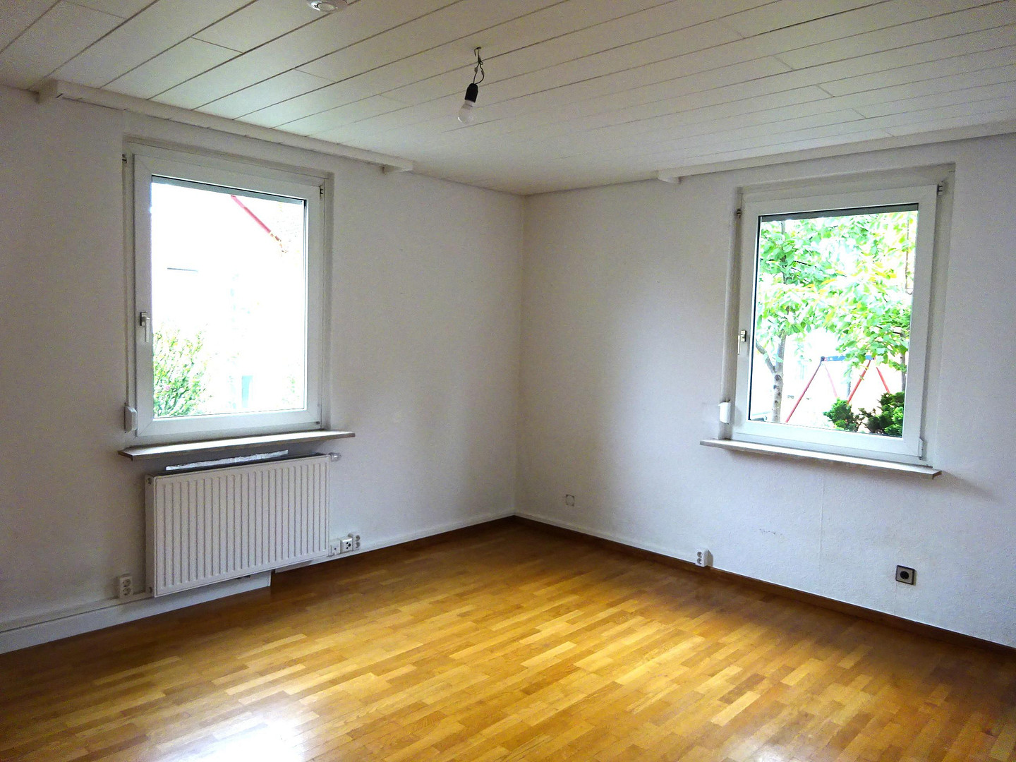 Alleinstehendes Einfamilienhaus für die große Familie in S-Bahn Nähe – Plochingerstr. 137, 73730 Esslingen am Neckar (Oberesslingen)(Esslingen am Neckar) – Vorschaubild 2