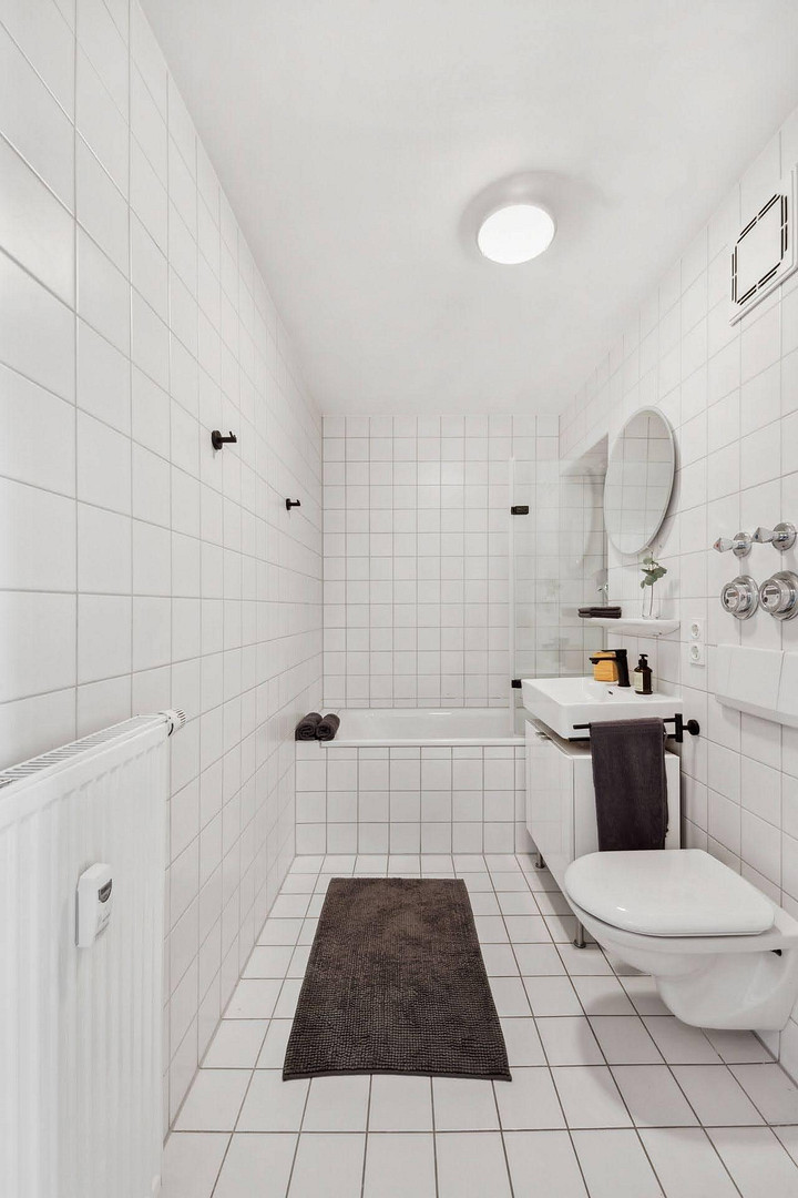 Helle 2,5-Zimmer-Galeriewohnung, möbliert, Südbalkon (Vermietung auf Zeit, all inclusive) – Axel-von-Ambesser-str. 9, 81371 München(Sendling) – Vorschaubild 10