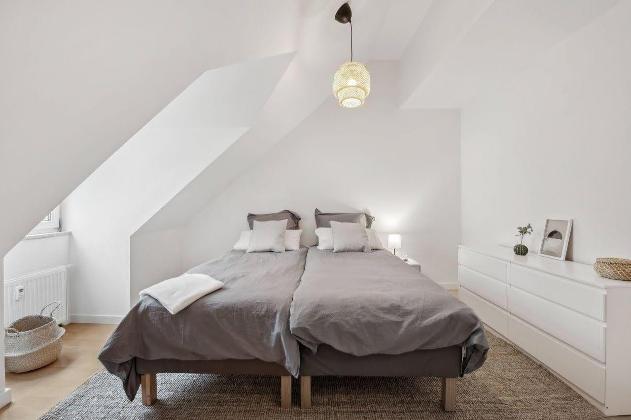 Helle 2,5-Zimmer-Galeriewohnung, möbliert, Südbalkon (Vermietung auf Zeit, all inclusive) – Axel-von-Ambesser-str. 9, 81371 München(Sendling) – Vorschaubild 8