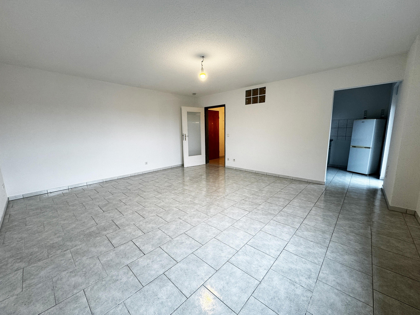 Sonniger Balkon & Stellplatz - Helle 1-Zimmer Wohnung - Nur 50m zur Lidl Zentrale – Bad Wimpfen – Vorschaubild 2