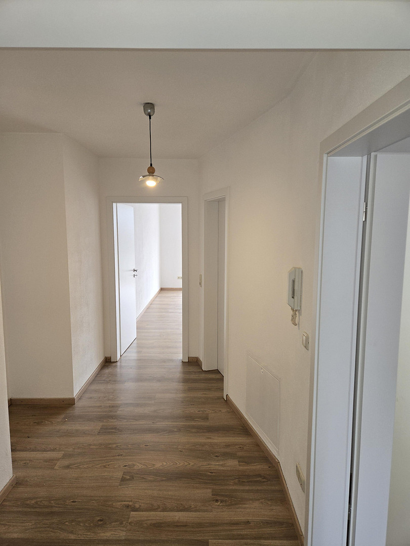 Freie, helle 2-Zimmer-Wohnung mit kleinem Wintergarten und neuer Küche – Augsburg(Oberhausen) – Vorschaubild 12