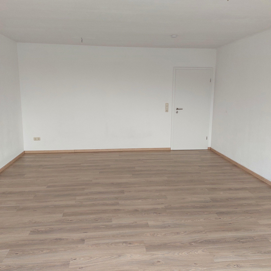 Freie, helle 2-Zimmer-Wohnung mit kleinem Wintergarten und neuer Küche – Augsburg(Oberhausen) – Vorschaubild 4