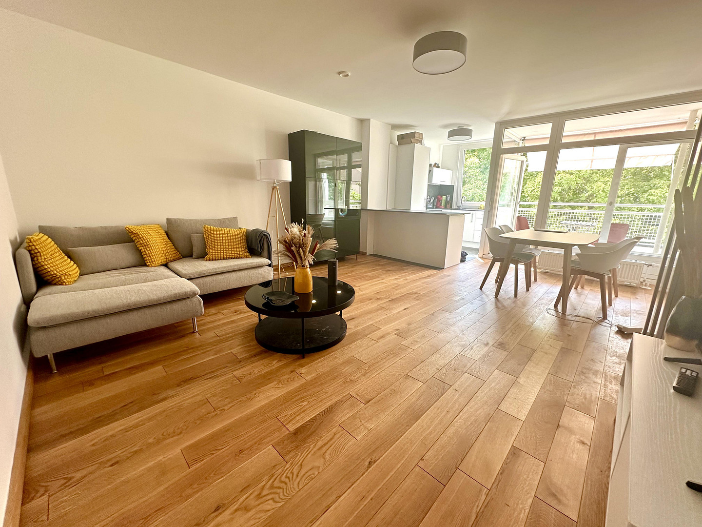 Zentrale & kernsanierte 3-Zimmer-Wohnung mit Loggia und Blick ins Grüne (befristet) – Kleiststr. 38A, 10787 Berlin(Schöneberg) – Vorschaubild 8