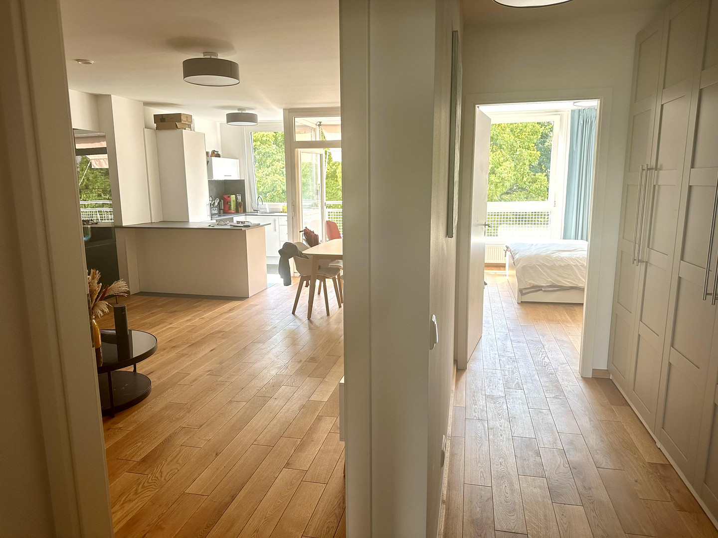 Zentrale & kernsanierte 3-Zimmer-Wohnung mit Loggia und Blick ins Grüne (befristet) – Kleiststr. 38A, 10787 Berlin(Schöneberg) – Vorschaubild 6