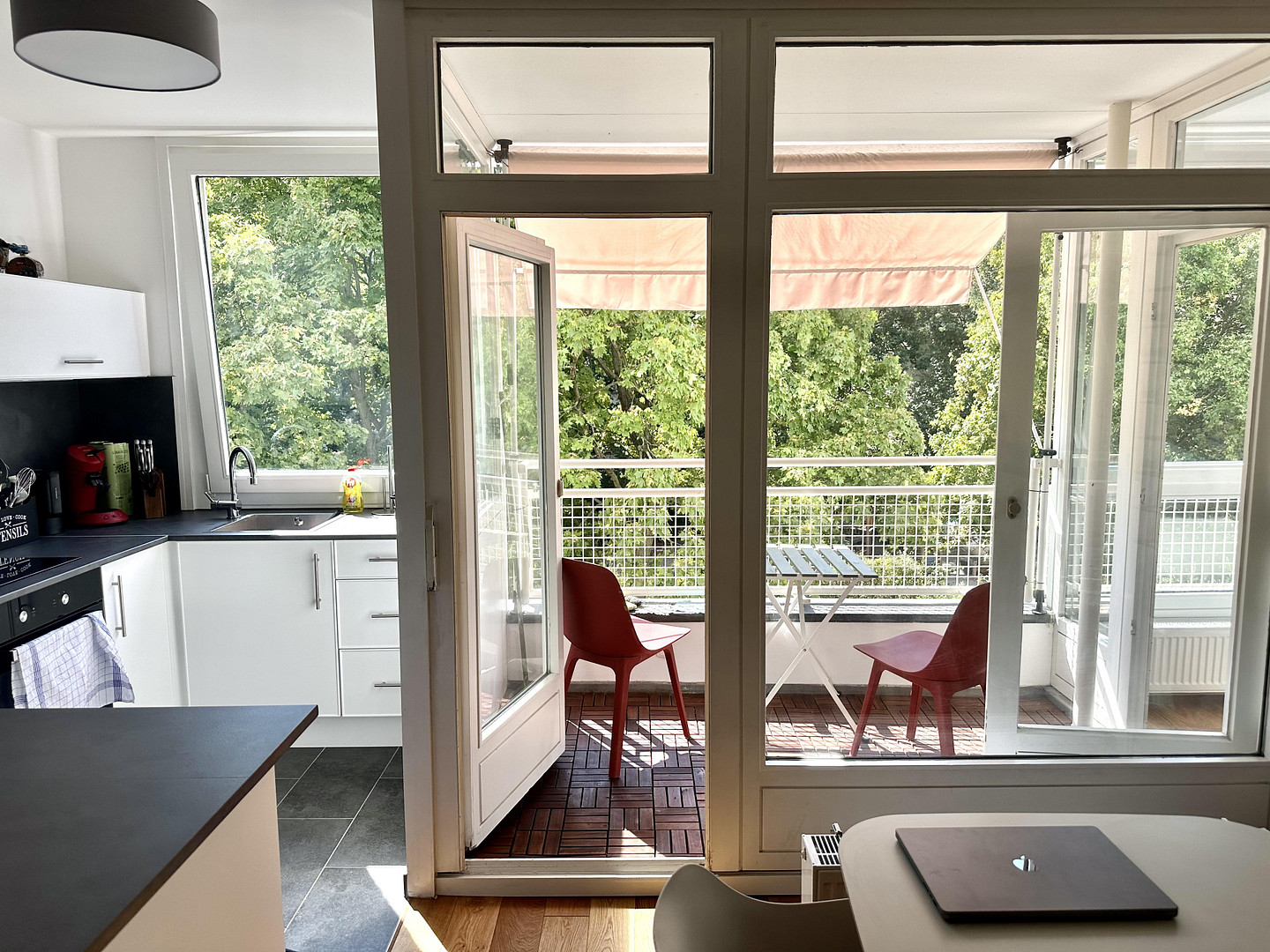 Zentrale & kernsanierte 3-Zimmer-Wohnung mit Loggia und Blick ins Grüne (befristet) – Kleiststr. 38A, 10787 Berlin(Schöneberg) – Vorschaubild 14