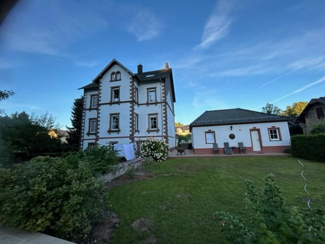 Freistehende Villa mit Sandsteinsäulen - Aussichtsturm und Parkähnlicher Anlage – Mürlenbach – Vorschaubild 11