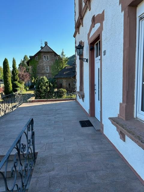 Freistehende Villa mit Sandsteinsäulen - Aussichtsturm und Parkähnlicher Anlage – Mürlenbach – Vorschaubild 14