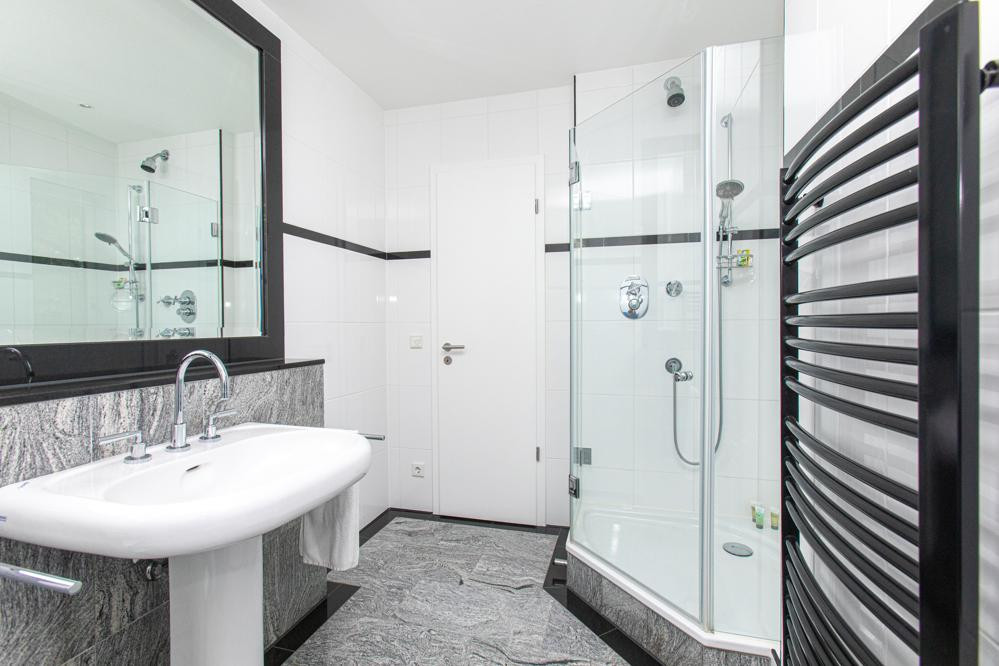 1A Kapitalanlage in Düsseldorf Haus+Penthouse – Düsseldorf(Rath) – Vorschaubild 8