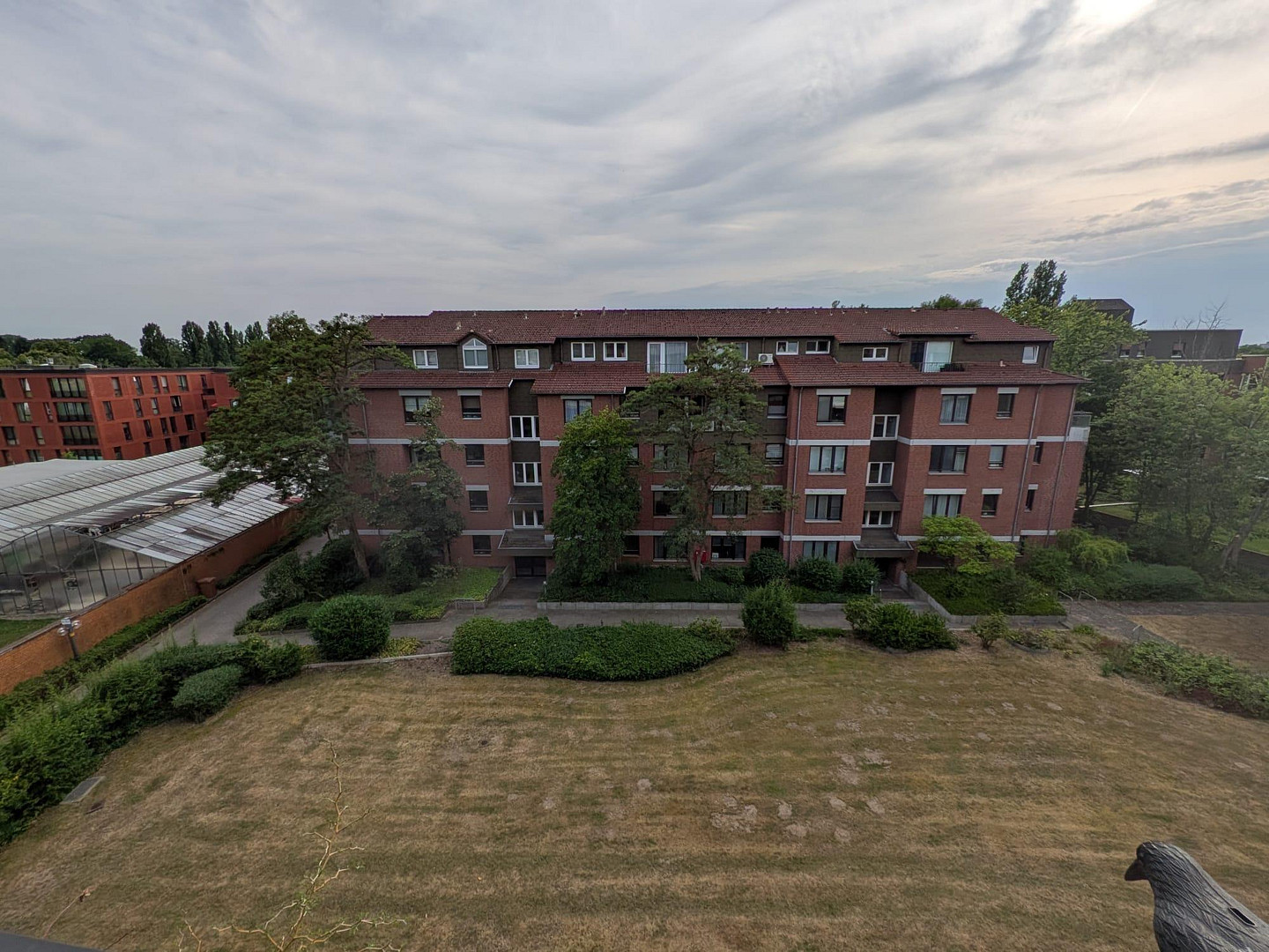 Helle 2 Zimmer Wohnung in der Südstadt nah am Maschsee - Tiefgarage, Aufzug, Balkon, Einbauküche – Alte Döhrener Str. 80a, 30173 Hannover(Südstadt) – Vorschaubild 3