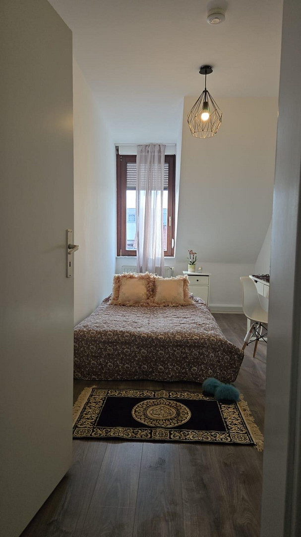 am Herschelplatz: top gepflegte 2 1/2 Zimmer Wohnung im DG – Mannheim – Vorschaubild 12