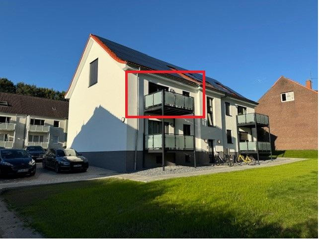 Neuausgebaute und moderne Wohnung im 1.Obergeschoss mit Balkon