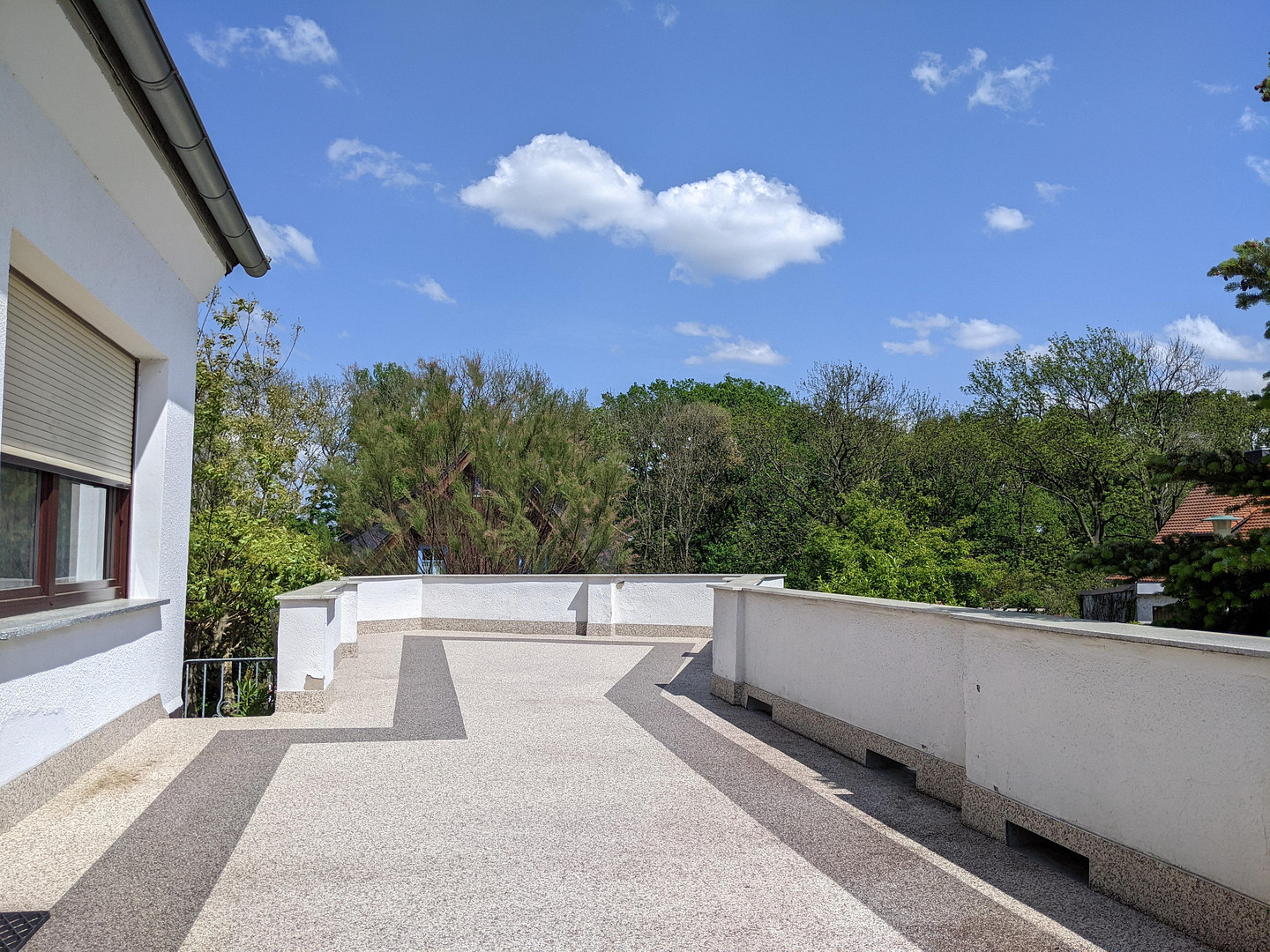 zentral gelegenes Haus im Grünen – Riesa – Vorschaubild 2