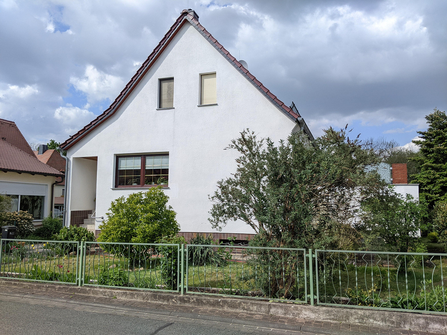 zentral gelegenes Haus im Grünen – Riesa – Vorschaubild 4