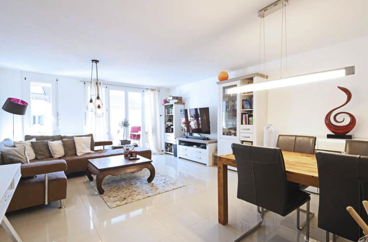 Luxus trifft Alltag – Neuwertige Wohnung mit Regendusche & Balkon in Marbach