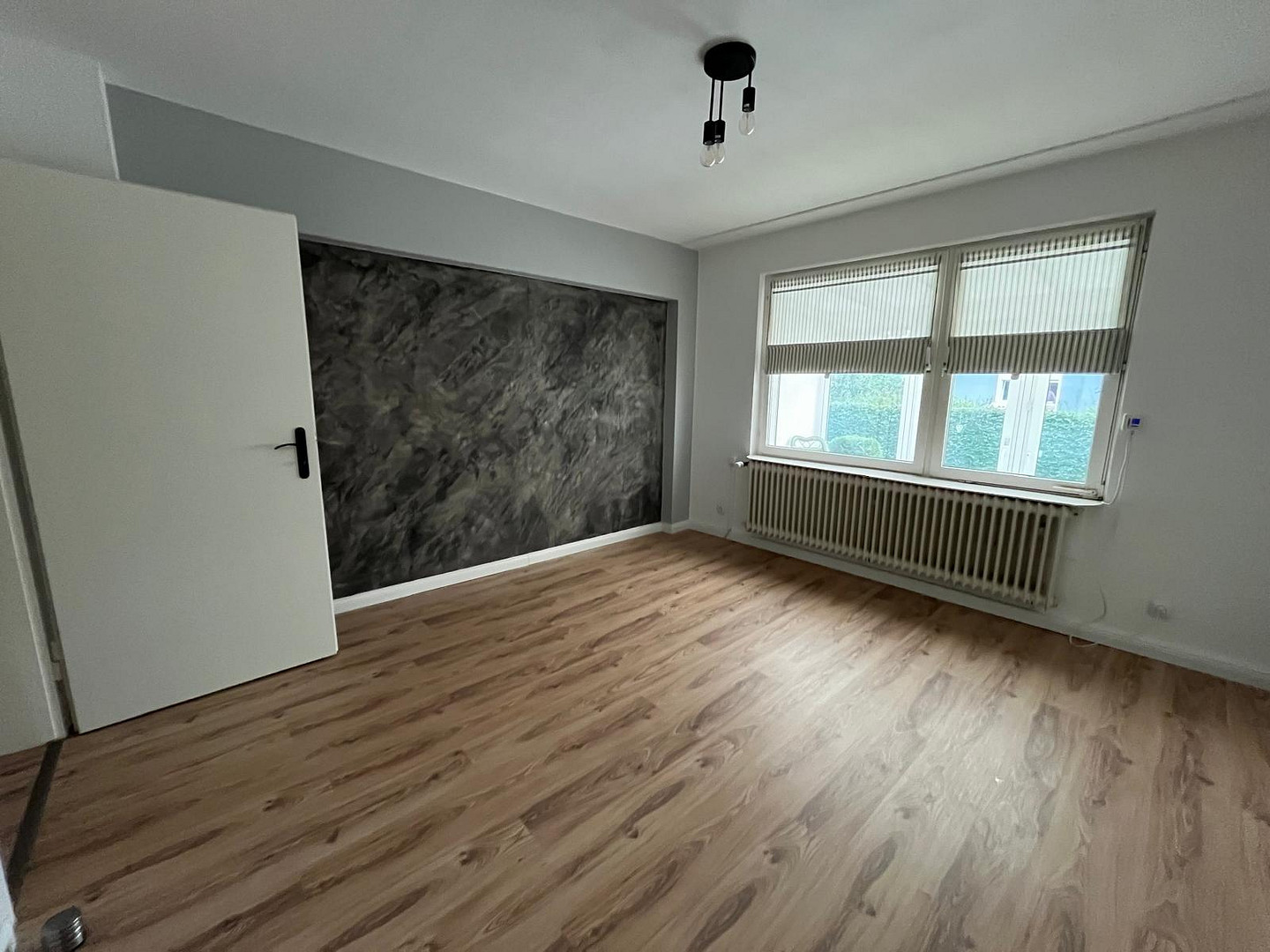 Provisionsfrei: Haus - Zweifamilienhaus - 2 Wohnungen - 2 Garagen - voll unterkellert – Hannover(Vinnhorst) – Vorschaubild 4