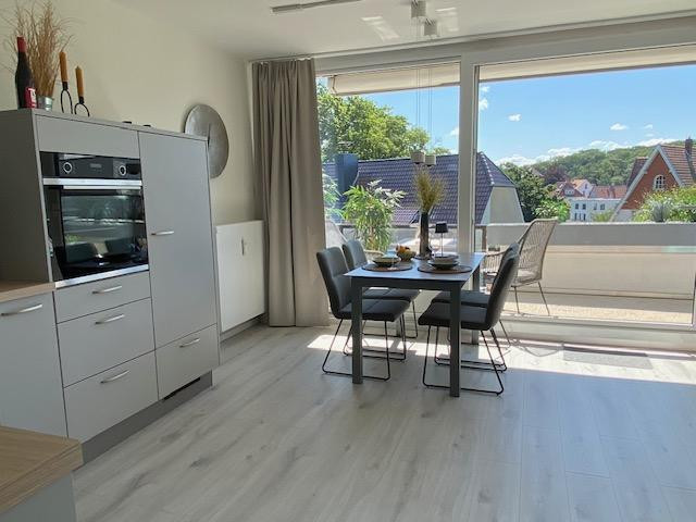 EINZIEHEN UND WOHLFÜHLEN... moderne 2-Zimmerwohnung in Bestlage – 23570 Lübeck-Travemünde(Travemünde) – Vorschaubild 4