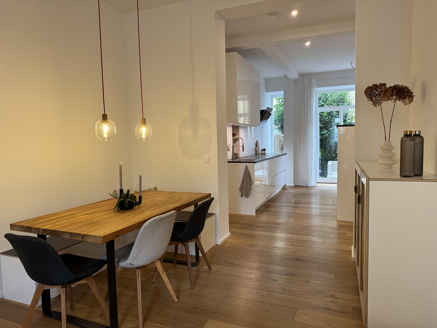 Modernes, zentrales Altbau-Loft - möbliert – München(Isarvorstadt) – Vorschaubild 2
