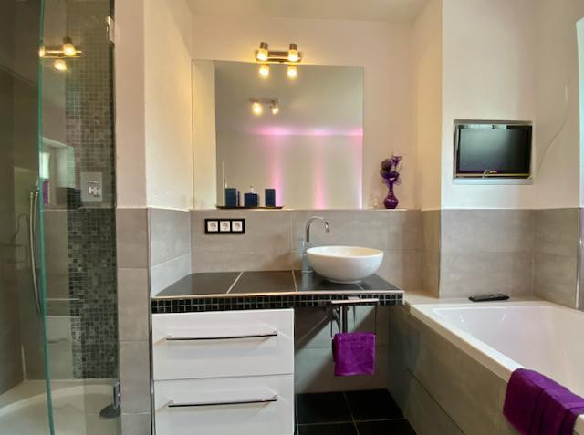 Top Möbliert / Fully furnished: Elegante 3-Zi-Gartenwohung, WLAN, Home Office, TG-Stellplatz – München(Trudering) – Vorschaubild 19