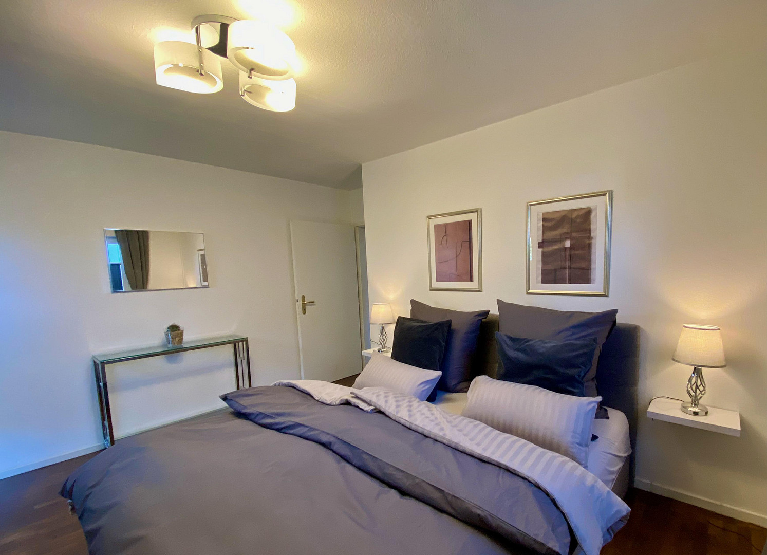 Top Möbliert / Fully furnished: Elegante 3-Zi-Gartenwohung, WLAN, Home Office, TG-Stellplatz – München(Trudering) – Vorschaubild 11
