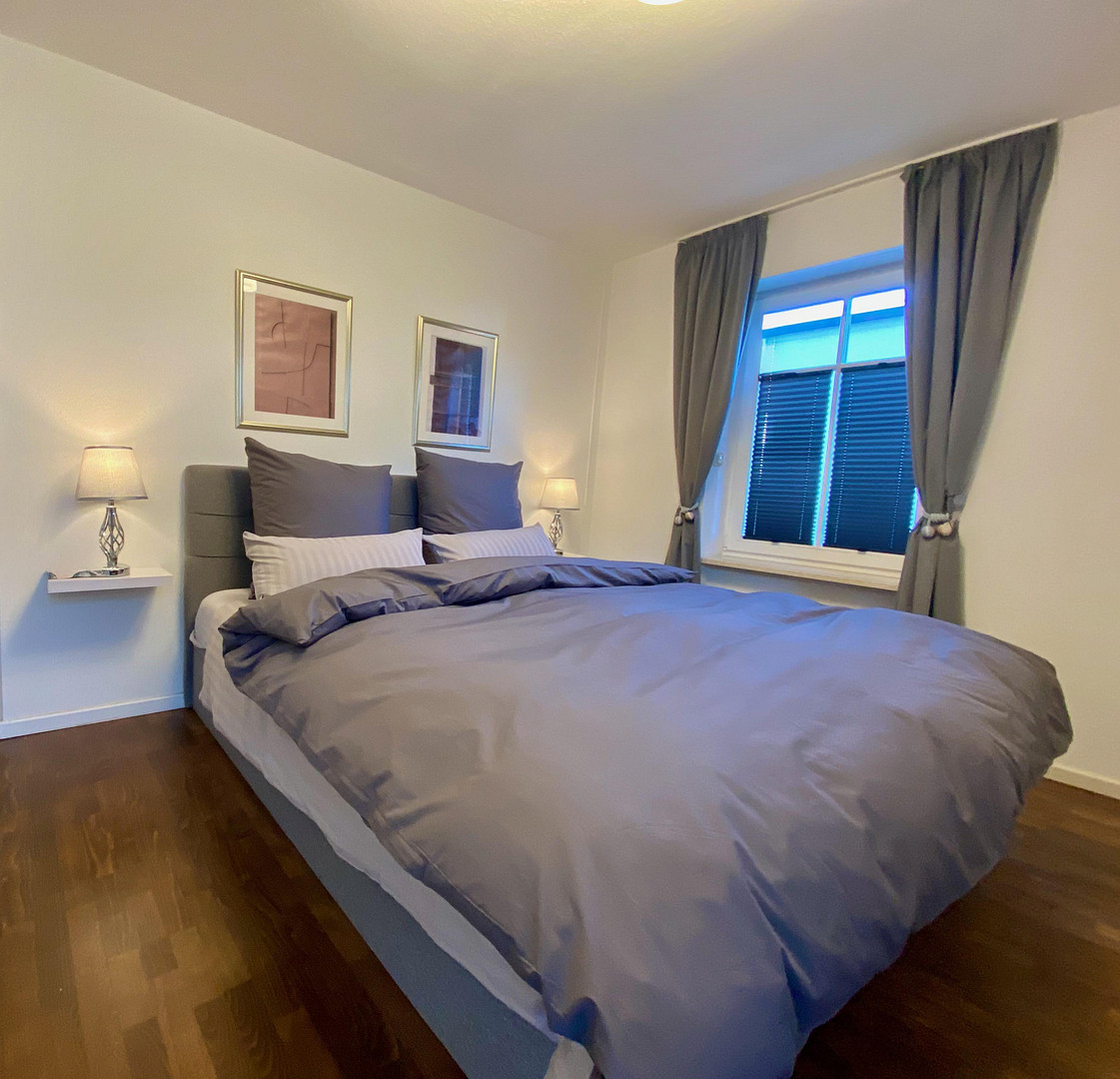 Top Möbliert / Fully furnished: Elegante 3-Zi-Gartenwohung, WLAN, Home Office, TG-Stellplatz – München(Trudering) – Vorschaubild 12