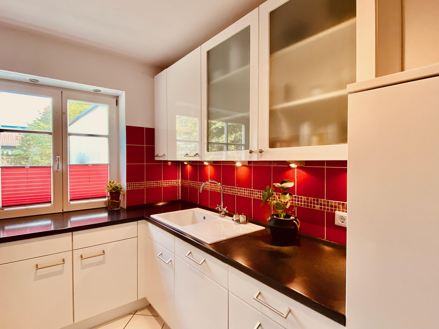 Top Möbliert / Fully furnished: Elegante 3-Zi-Gartenwohung, WLAN, Home Office, TG-Stellplatz – München(Trudering) – Vorschaubild 6