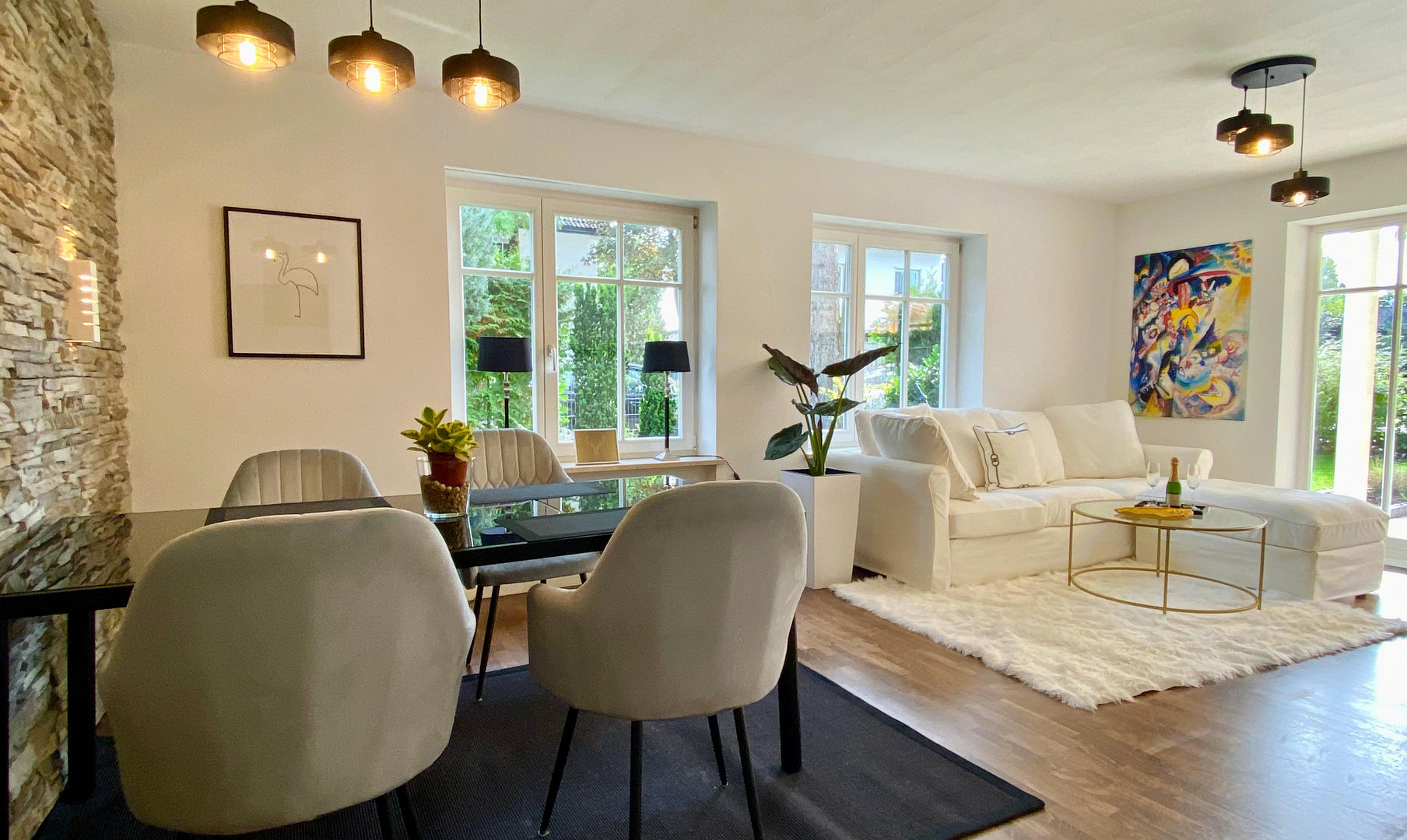 Top Möbliert / Fully furnished: Elegante 3-Zi-Gartenwohung, WLAN, Home Office, TG-Stellplatz – München(Trudering) – Vorschaubild 3