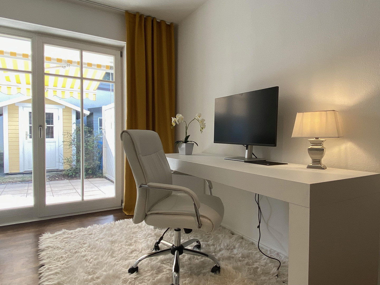 Top Möbliert / Fully furnished: Elegante 3-Zi-Gartenwohung, WLAN, Home Office, TG-Stellplatz – München(Trudering) – Vorschaubild 10