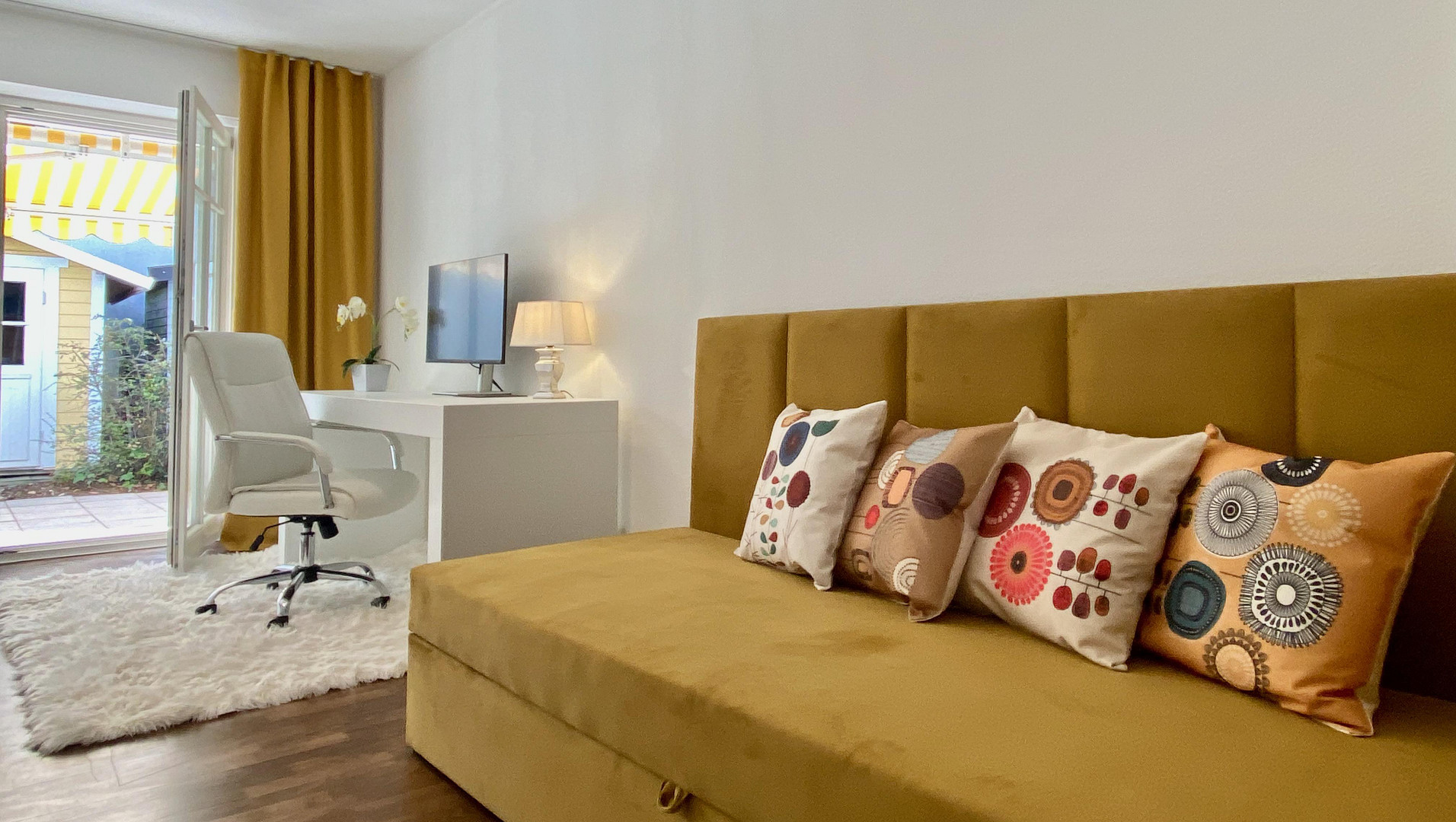 Top Möbliert / Fully furnished: Elegante 3-Zi-Gartenwohung, WLAN, Home Office, TG-Stellplatz – München(Trudering) – Vorschaubild 9