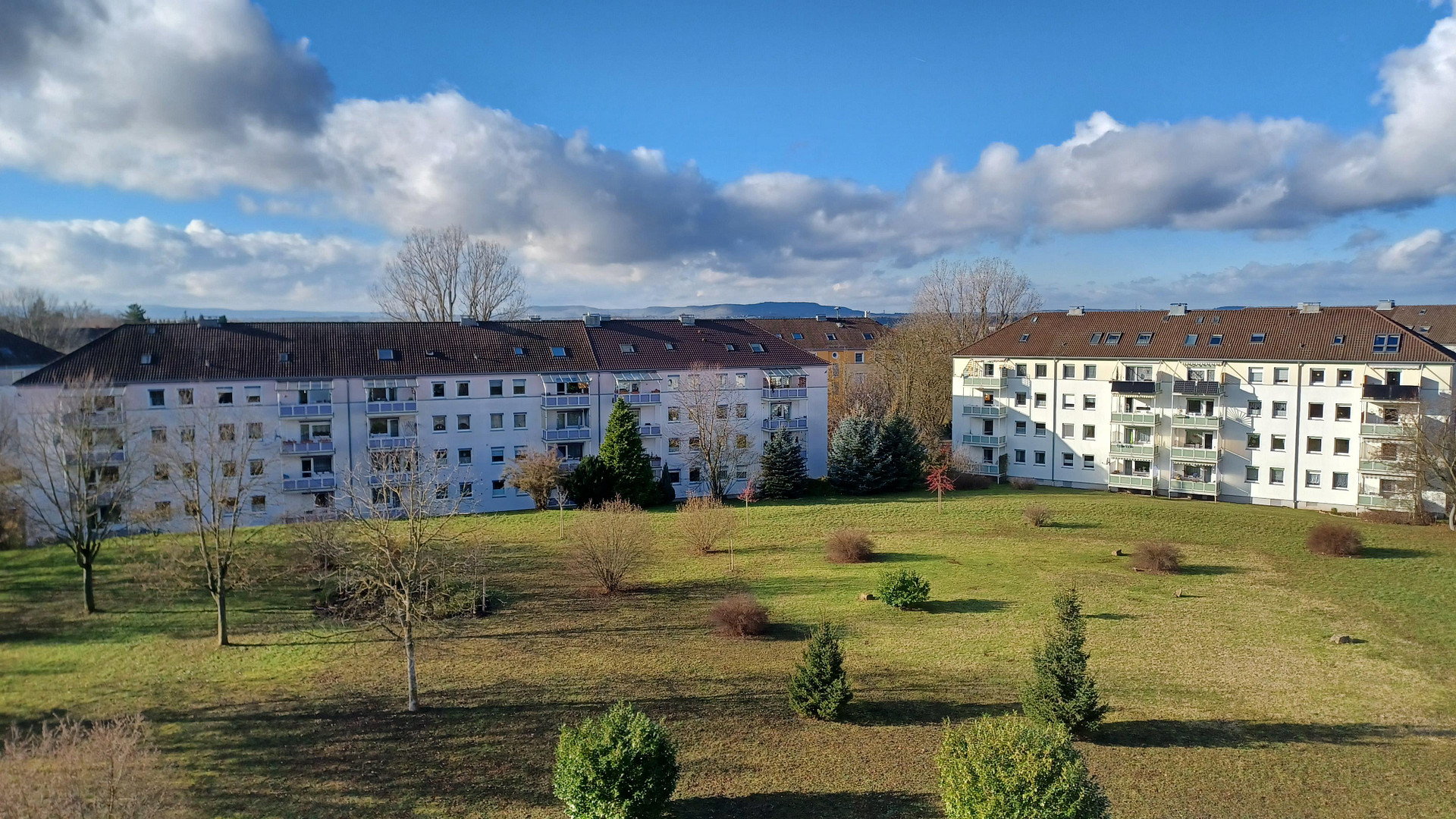 renov.bedürft. 3,5-Zi-Whg mit Balkon und EBK samt sep. DG-Whg. im Rohbau, in freundl. MFH in HN – Herbert-Hoover-Str. 17, 74074 Heilbronn – Vorschaubild 33