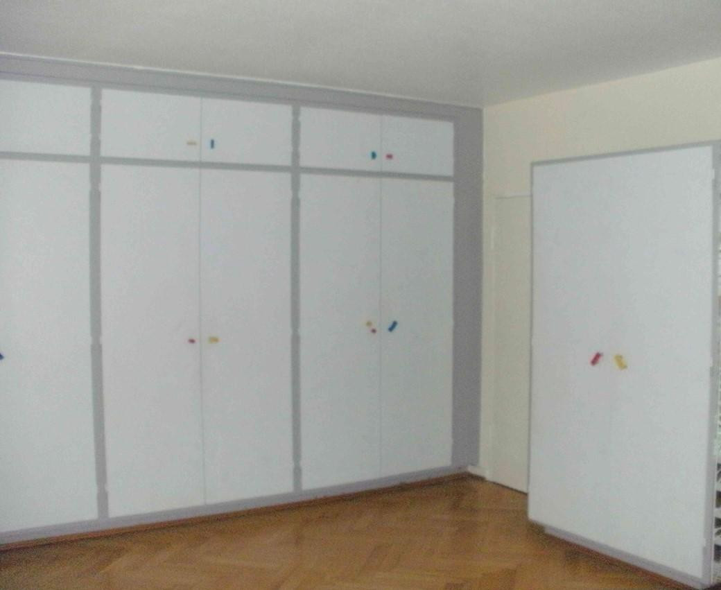 renov.bedürft. 3,5-Zi-Whg mit Balkon und EBK samt sep. DG-Whg. im Rohbau, in freundl. MFH in HN – Herbert-Hoover-Str. 17, 74074 Heilbronn – Vorschaubild 9