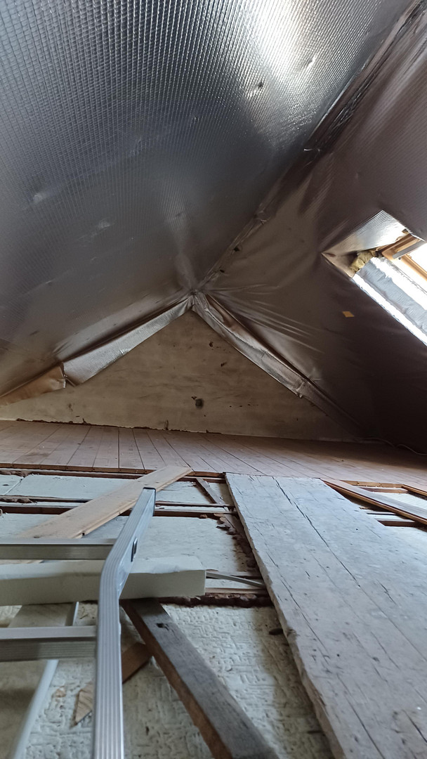 renov.bedürft. 3,5-Zi-Whg mit Balkon und EBK samt sep. DG-Whg. im Rohbau, in freundl. MFH in HN – Herbert-Hoover-Str. 17, 74074 Heilbronn – Vorschaubild 32