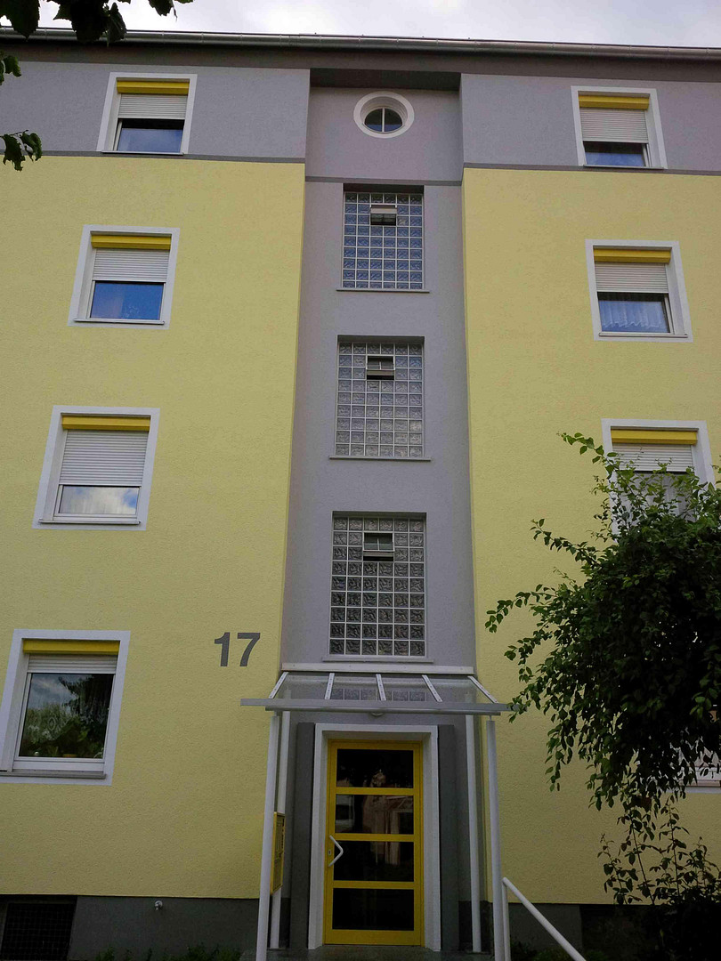renov.bedürft. 3,5-Zi-Whg mit Balkon und EBK samt sep. DG-Whg. im Rohbau, in freundl. MFH in HN – Herbert-Hoover-Str. 17, 74074 Heilbronn – Vorschaubild 5