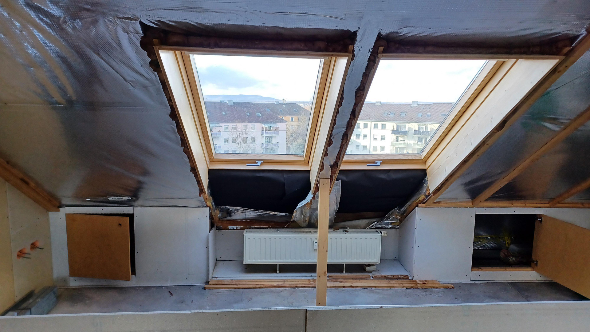 renov.bedürft. 3,5-Zi-Whg mit Balkon und EBK samt sep. DG-Whg. im Rohbau, in freundl. MFH in HN – Herbert-Hoover-Str. 17, 74074 Heilbronn – Vorschaubild 28